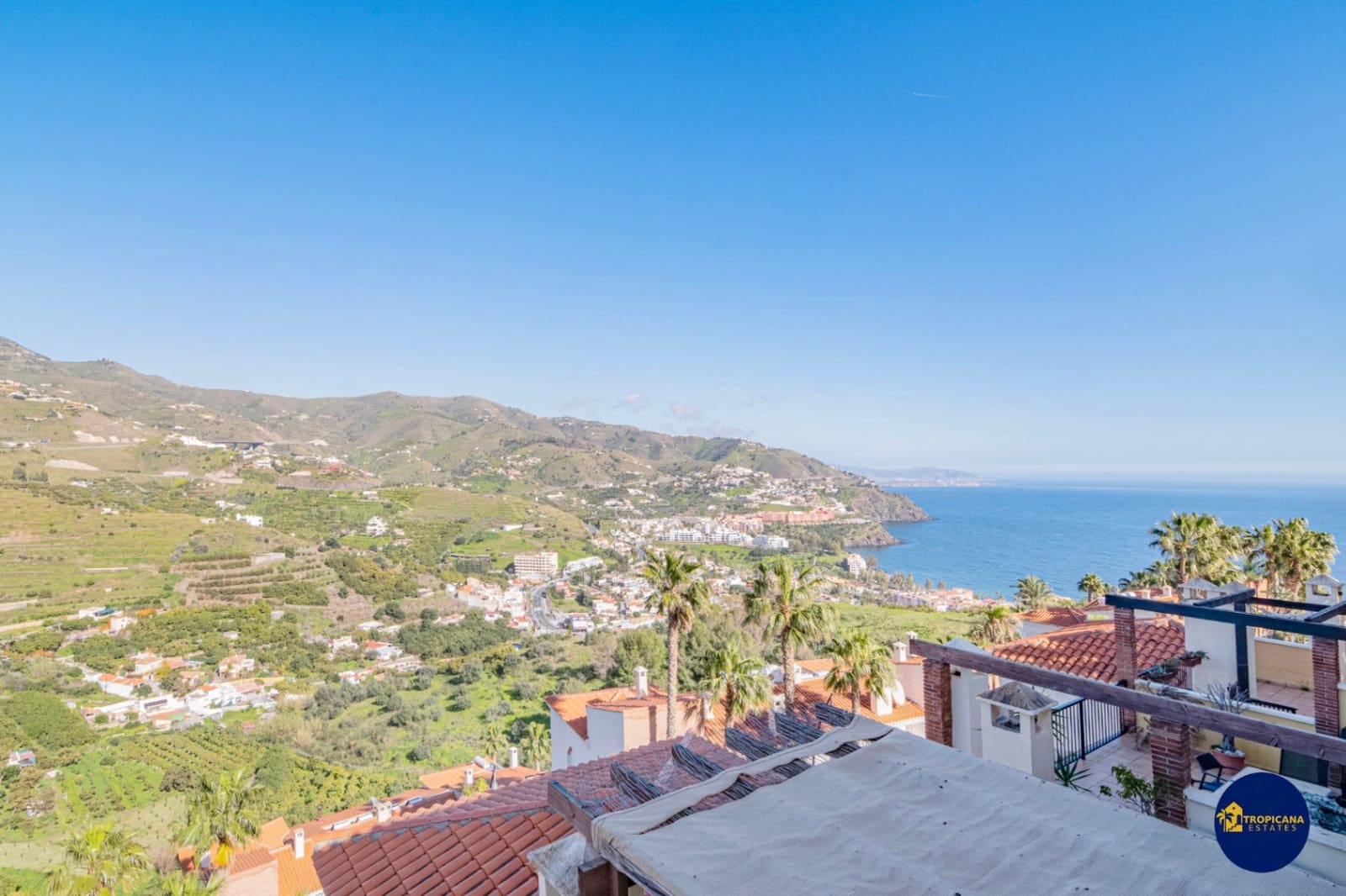 4 makuuhuone Rivitalo myytävänä paikassa Almunecar mukana uima-altaan 
autotalli - 329 000 € (Ref: 9627067)