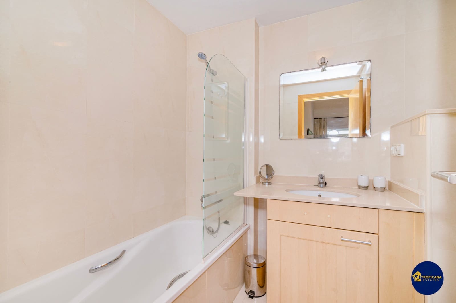 4 makuuhuone Rivitalo myytävänä paikassa Almunecar mukana uima-altaan 
autotalli - 329 000 € (Ref: 9627067)