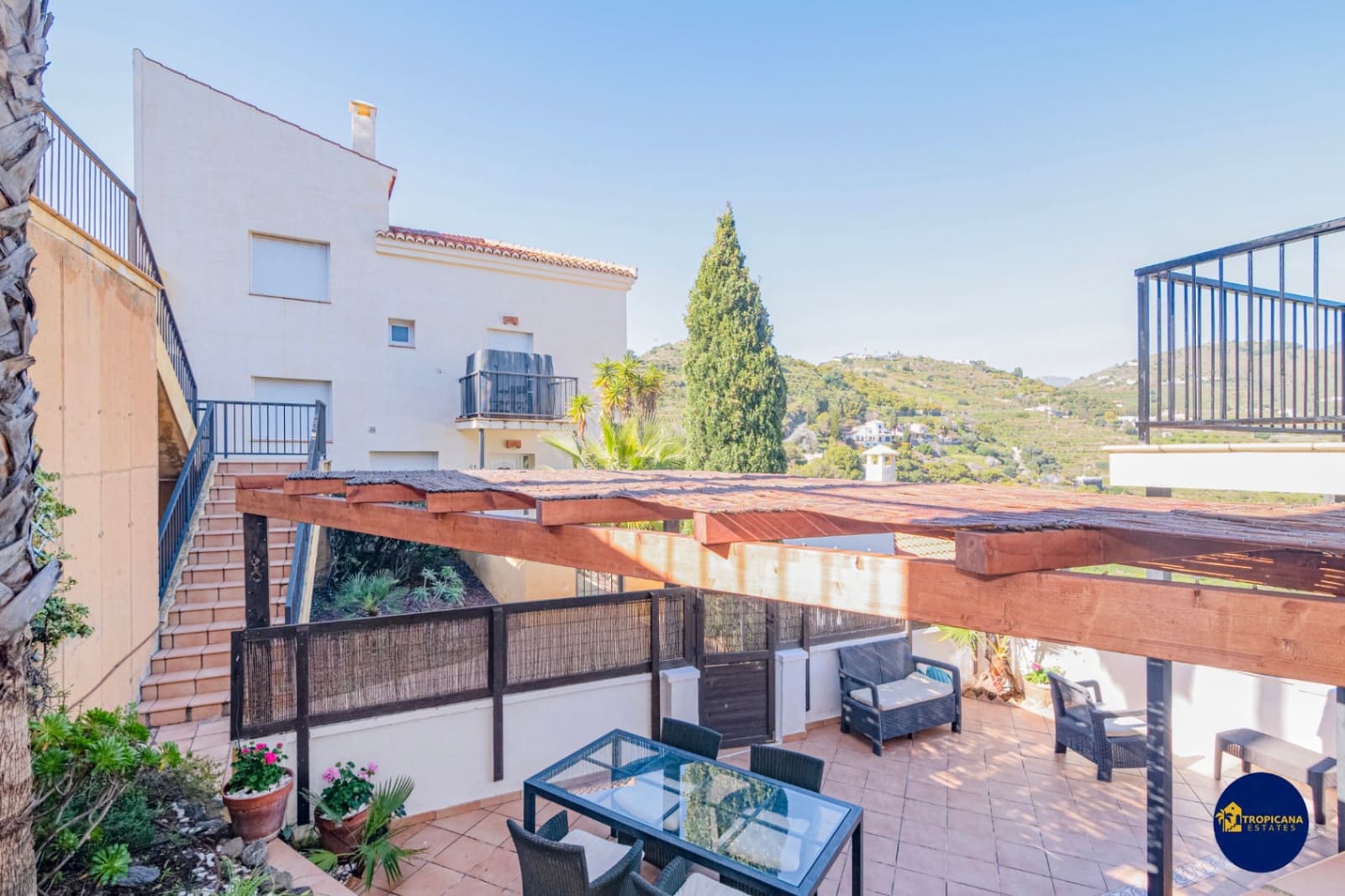 4 makuuhuone Rivitalo myytävänä paikassa Almunecar mukana uima-altaan 
autotalli - 329 000 € (Ref: 9627067)