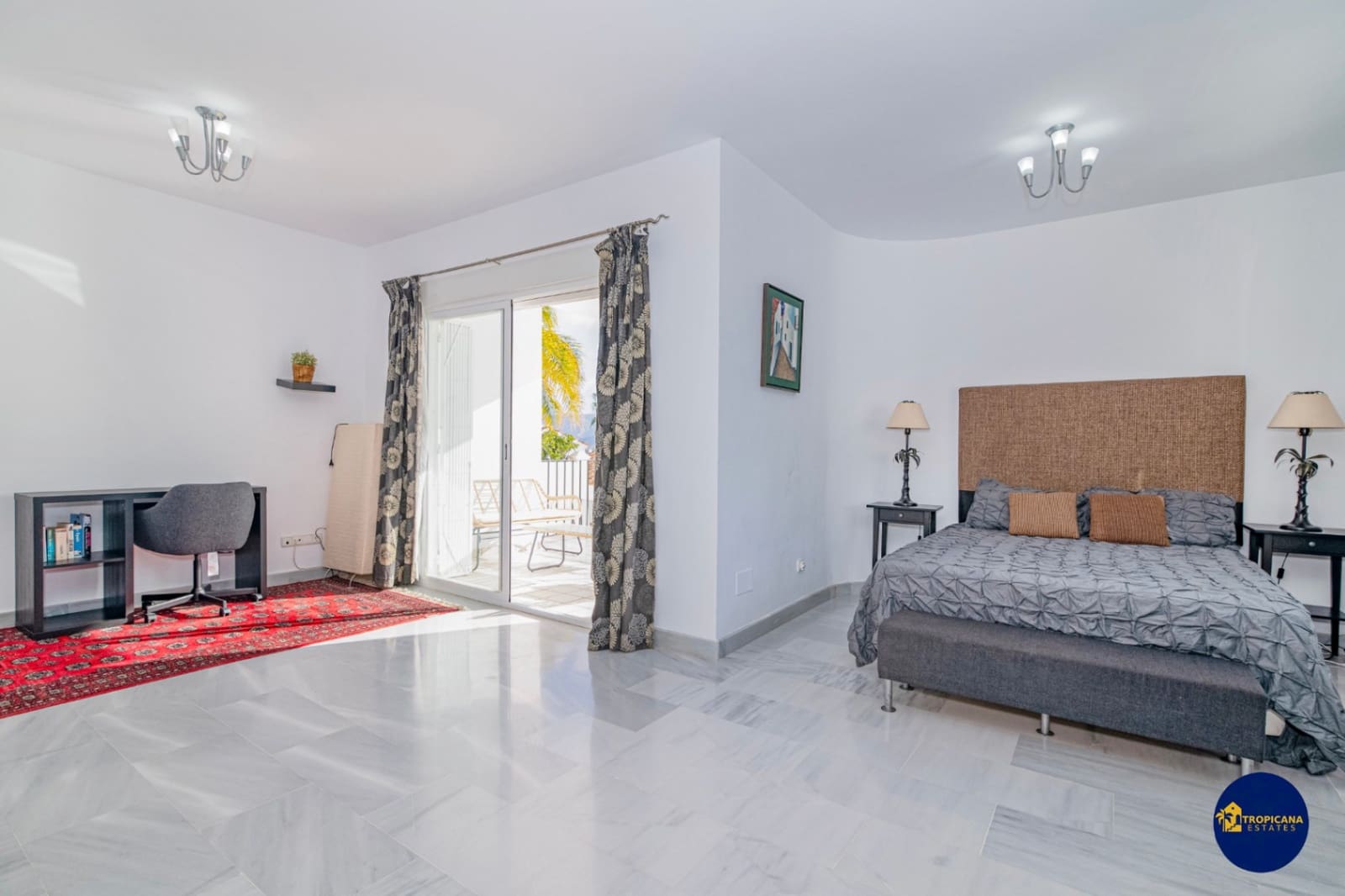 4 soveværelse Villa til salg i Almunecar med swimmingpool garage - € 695.000 (Ref: 9627068)