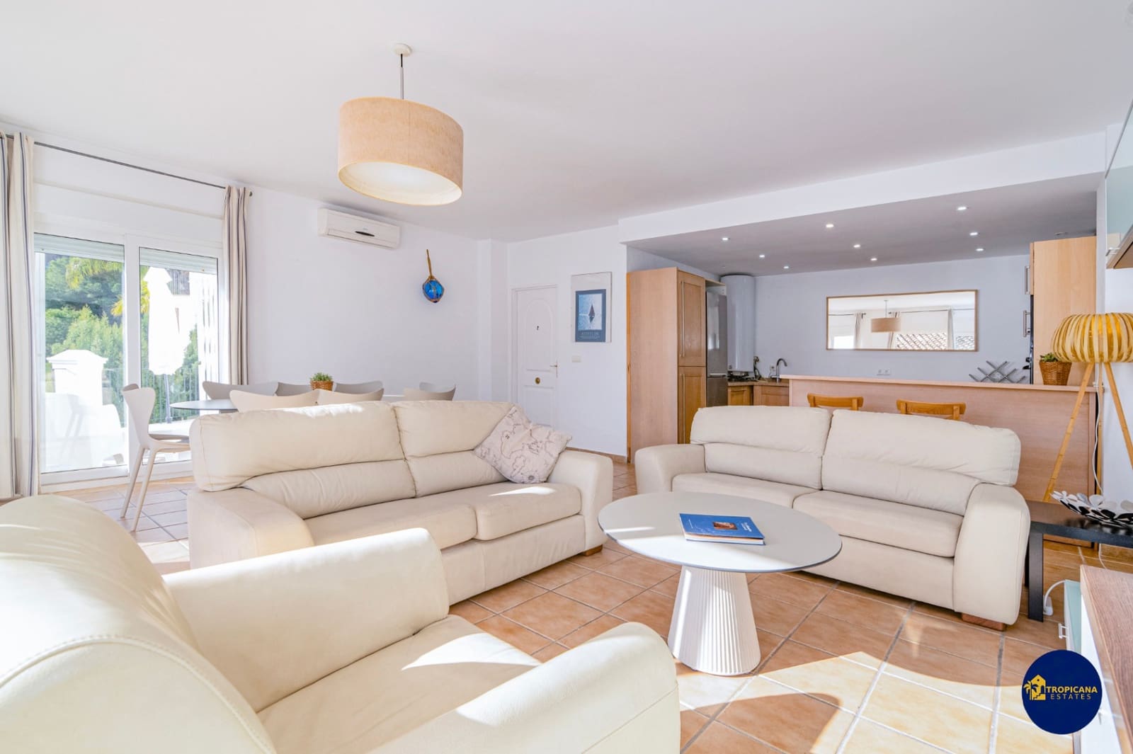 4 soveværelse Villa til salg i Almunecar med swimmingpool garage - € 695.000 (Ref: 9627068)