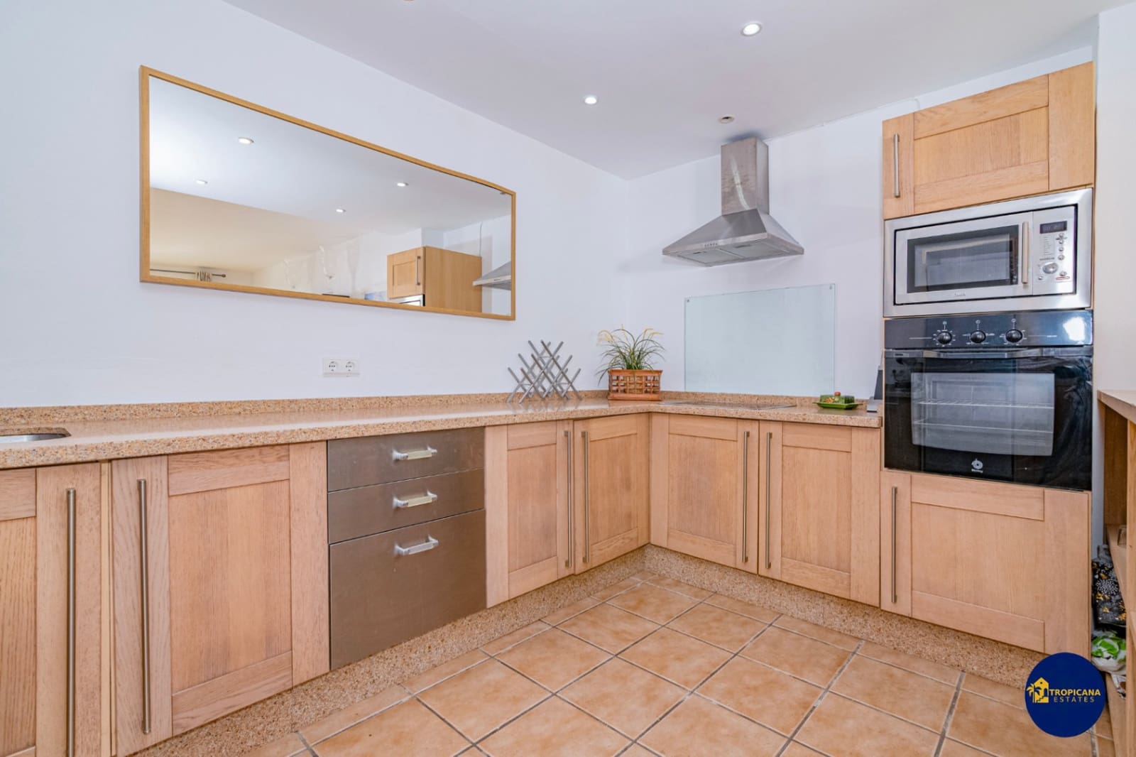 4 soveværelse Villa til salg i Almunecar med swimmingpool garage - € 695.000 (Ref: 9627068)