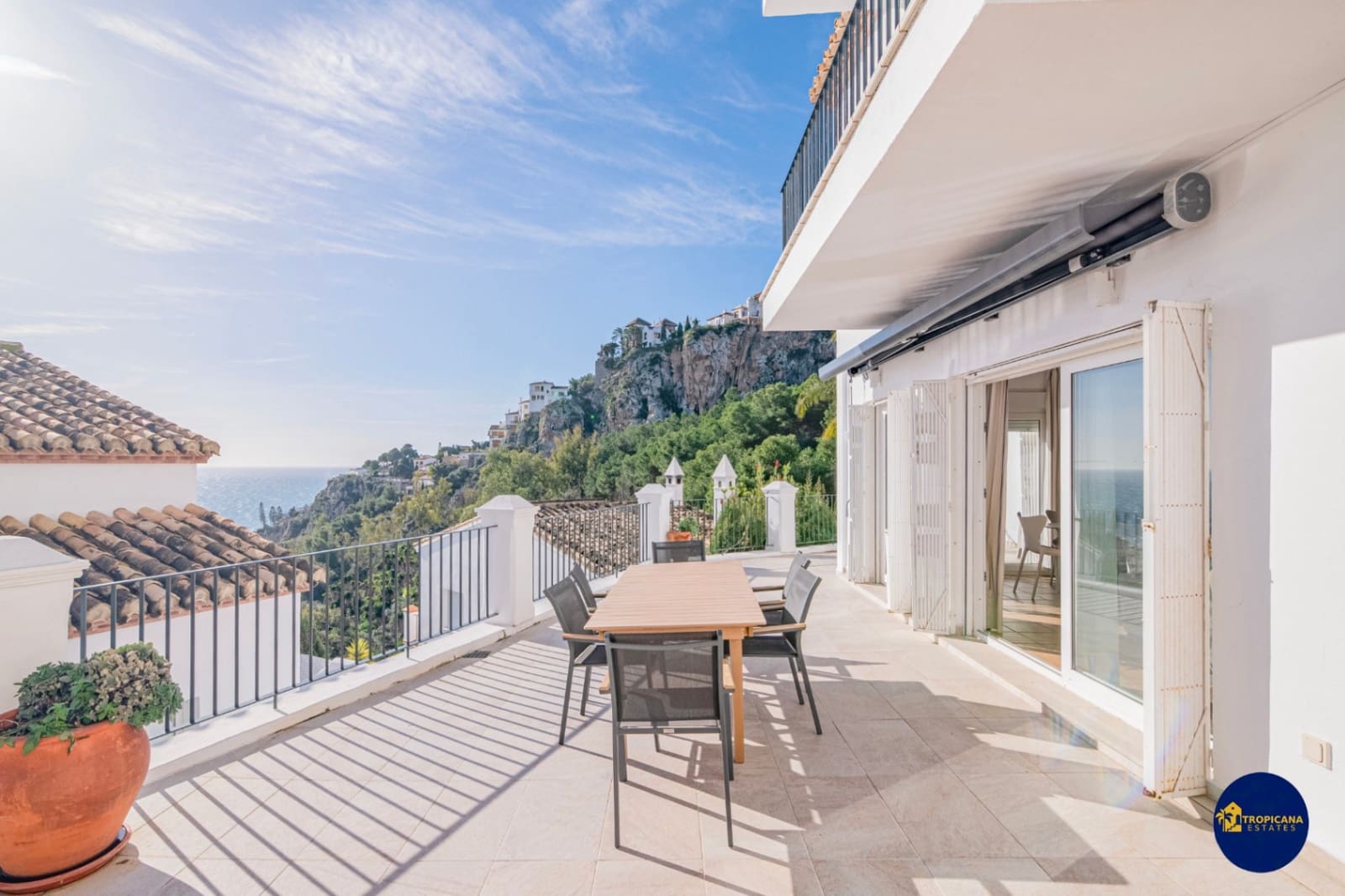 4 soveværelse Villa til salg i Almunecar med swimmingpool garage - € 695.000 (Ref: 9627068)