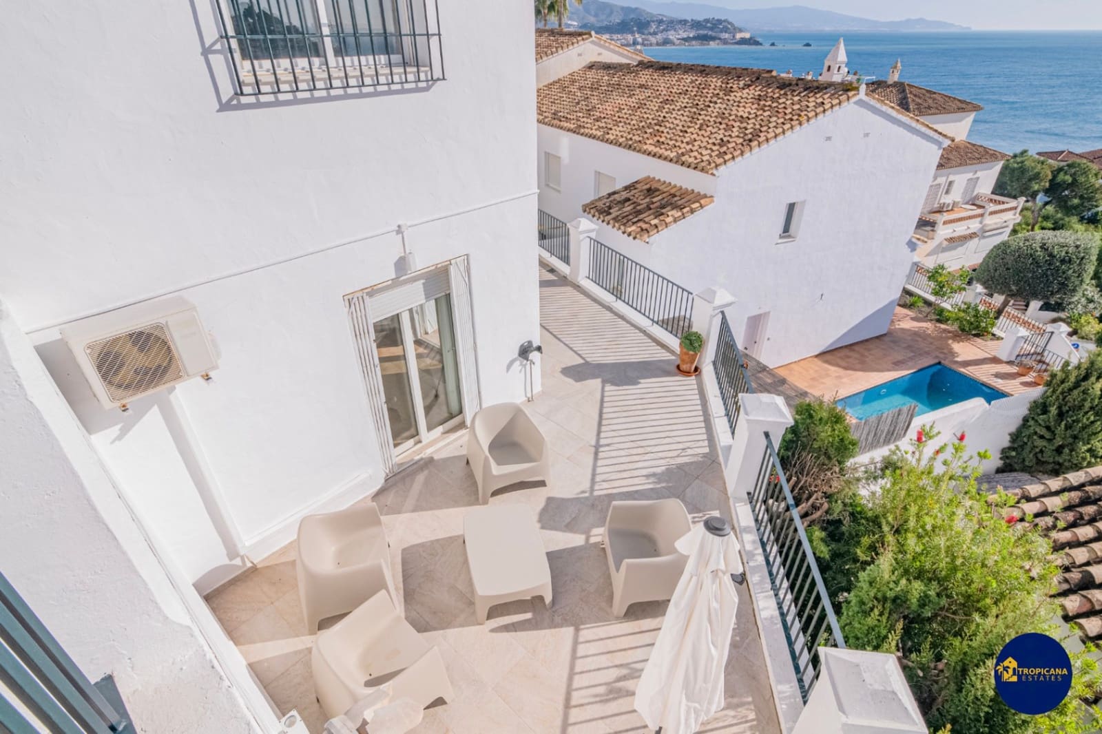 4 soveværelse Villa til salg i Almunecar med swimmingpool garage - € 695.000 (Ref: 9627068)