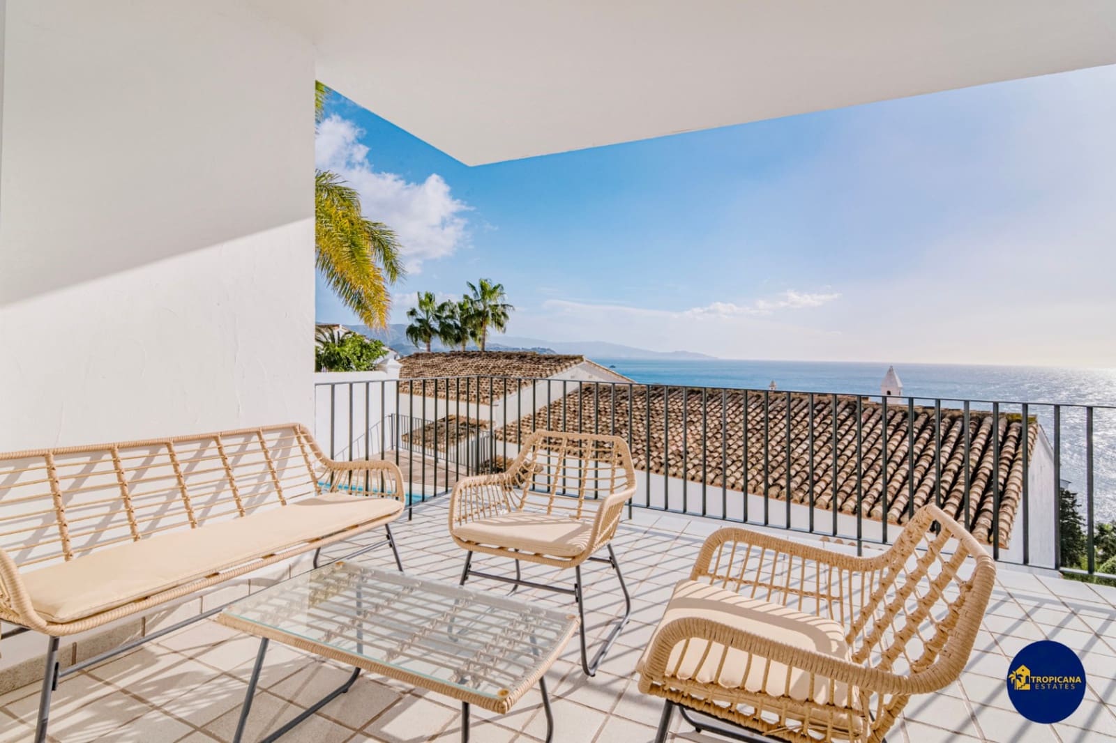 4 soveværelse Villa til salg i Almunecar med swimmingpool garage - € 695.000 (Ref: 9627068)