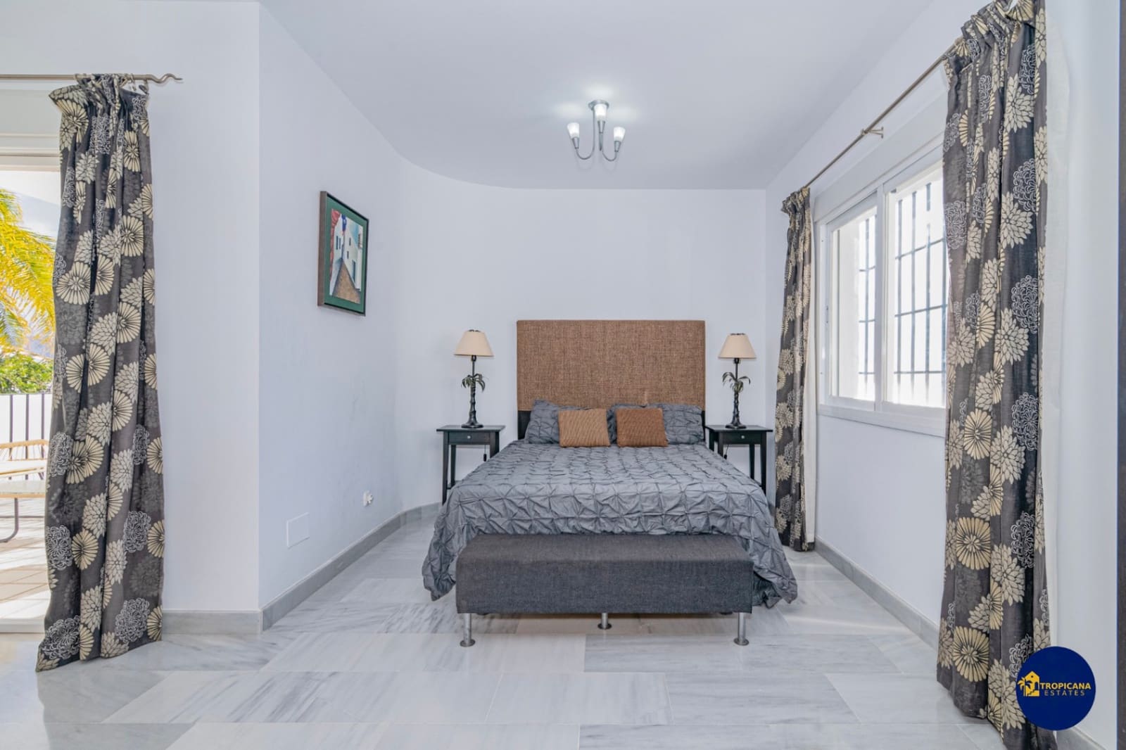 4 soveværelse Villa til salg i Almunecar med swimmingpool garage - € 695.000 (Ref: 9627068)