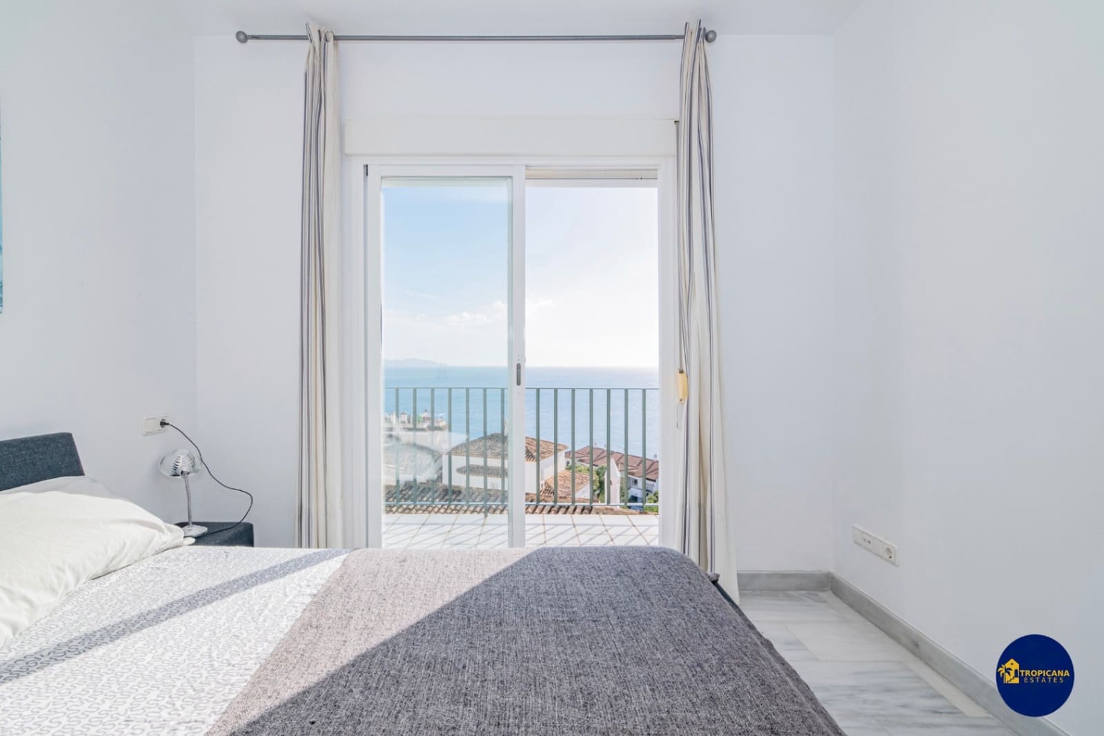 4 soveværelse Villa til salg i Almunecar med swimmingpool garage - € 695.000 (Ref: 9627068)