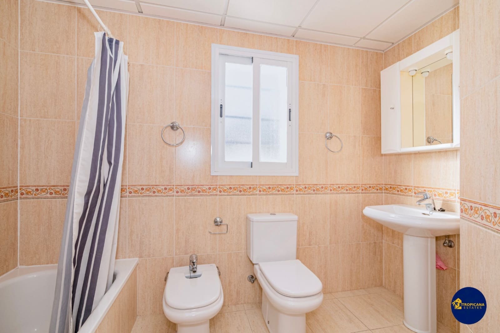 4 soveværelse Villa til salg i Almunecar med swimmingpool garage - € 695.000 (Ref: 9627068)