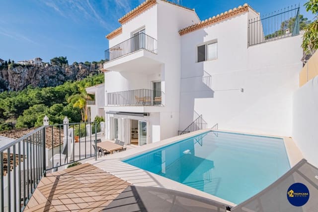 4 soveværelse Villa til salg i Almuñécar med swimmingpool garage - € 695.000 (Ref: 9627068)