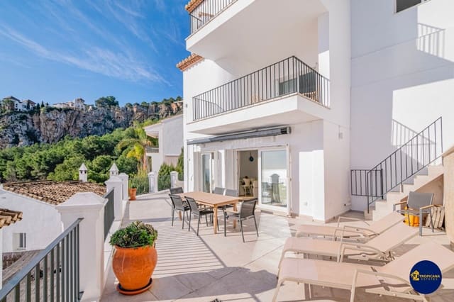 4 soveværelse Villa til salg i Almuñécar med swimmingpool garage - € 695.000 (Ref: 9627068)