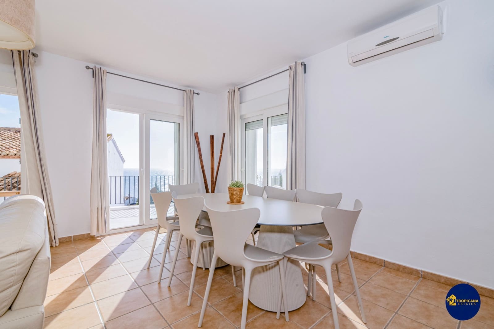 4 soveværelse Villa til salg i Almunecar med swimmingpool garage - € 695.000 (Ref: 9627068)