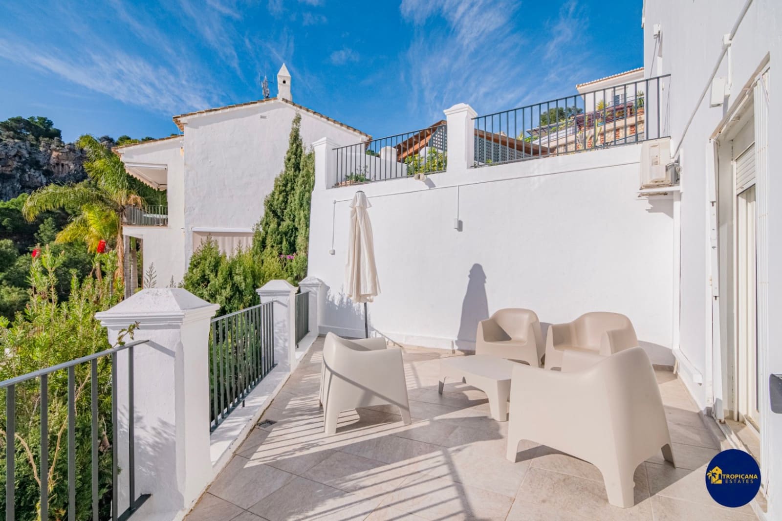 4 soveværelse Villa til salg i Almunecar med swimmingpool garage - € 695.000 (Ref: 9627068)