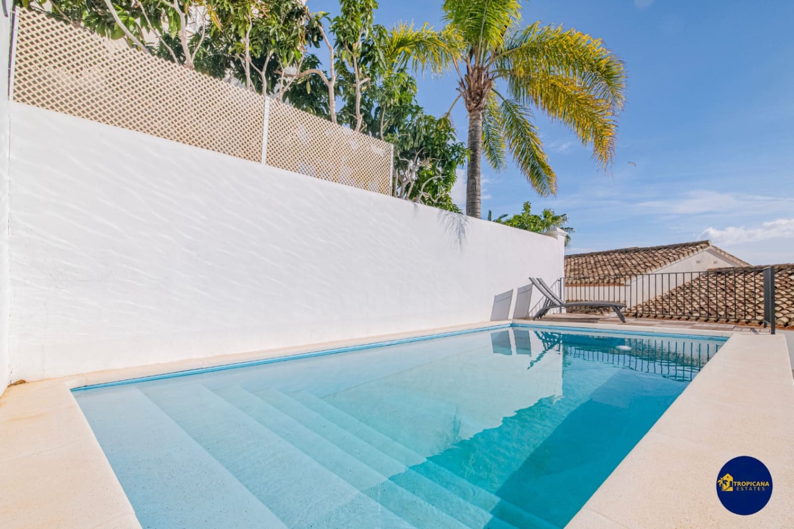 4 soveværelse Villa til salg i Almunecar med swimmingpool garage - € 695.000 (Ref: 9627068)