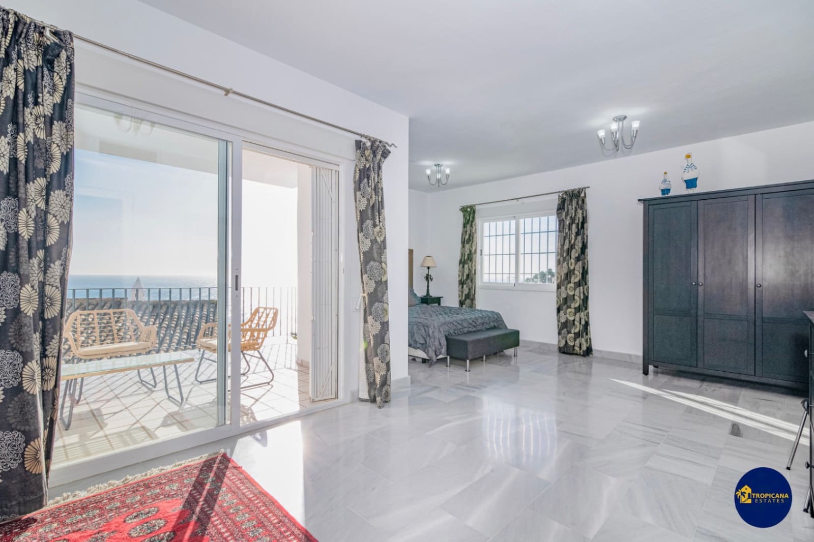 4 soveværelse Villa til salg i Almunecar med swimmingpool garage - € 695.000 (Ref: 9627068)