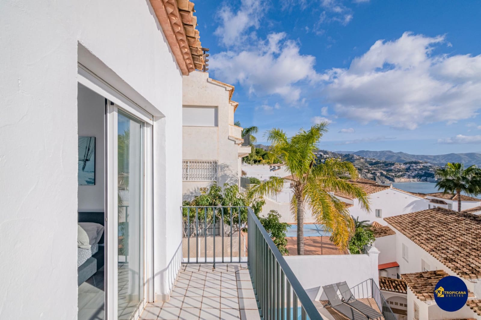 4 soveværelse Villa til salg i Almunecar med swimmingpool garage - € 695.000 (Ref: 9627068)