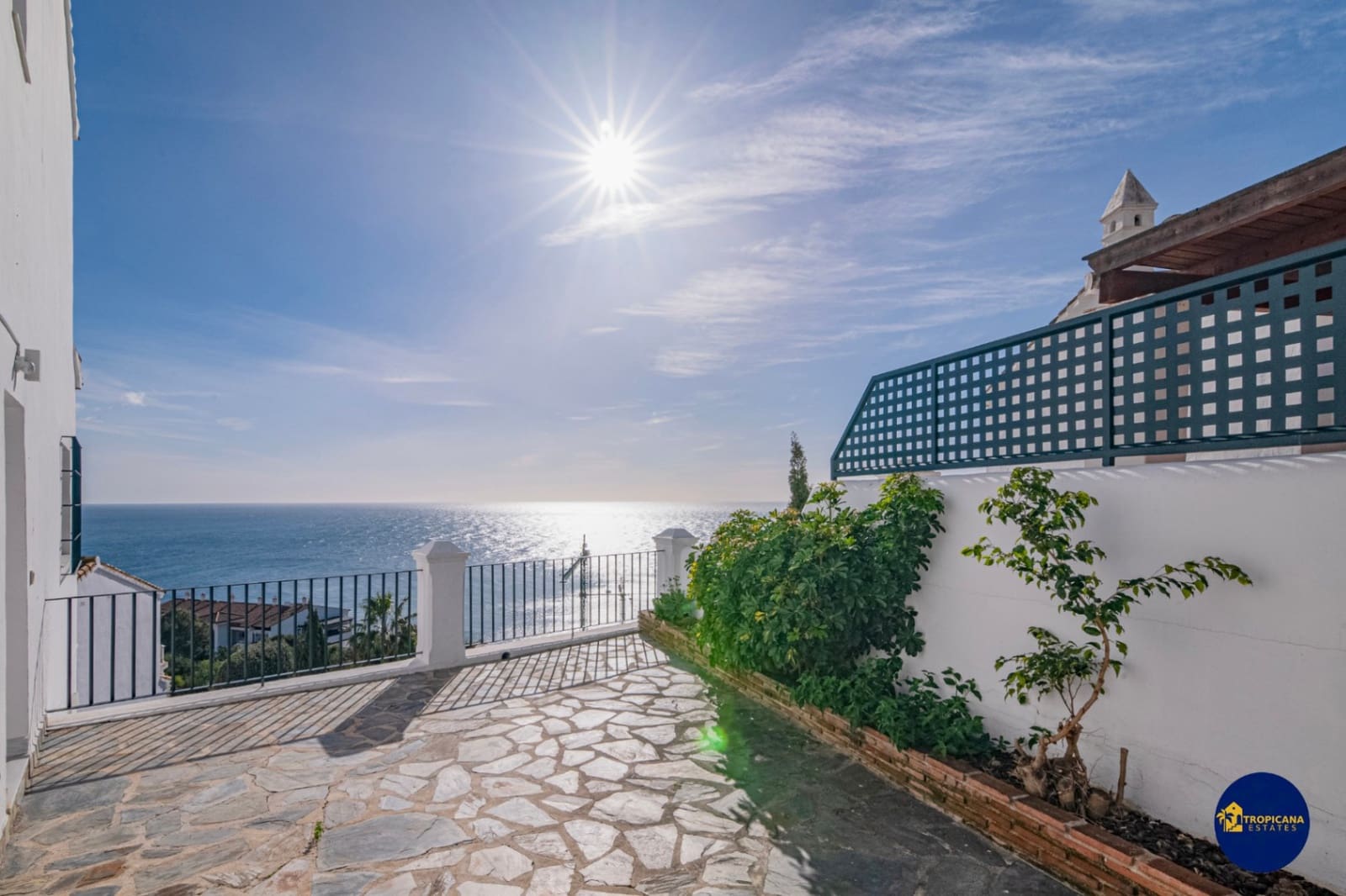 4 soveværelse Villa til salg i Almunecar med swimmingpool garage - € 695.000 (Ref: 9627068)