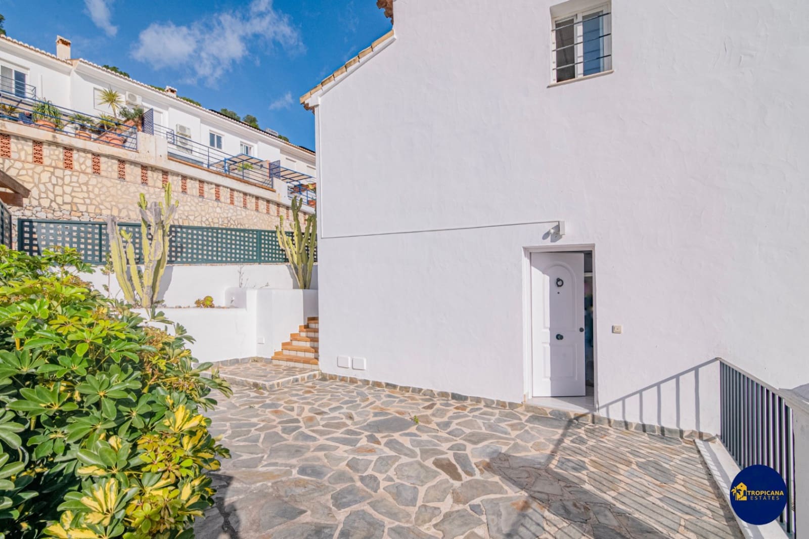 4 soveværelse Villa til salg i Almunecar med swimmingpool garage - € 695.000 (Ref: 9627068)