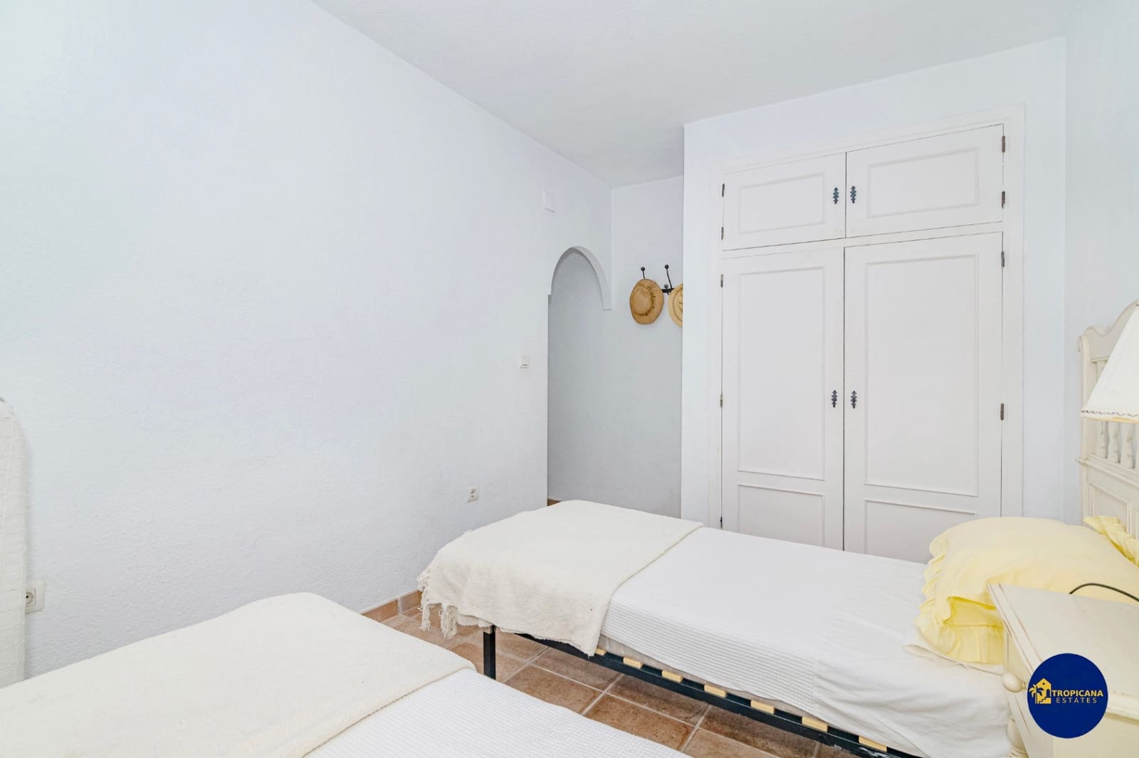 2 bedroom Apartment for sale in La Herradura - € 340,000 (Ref: 9627069)