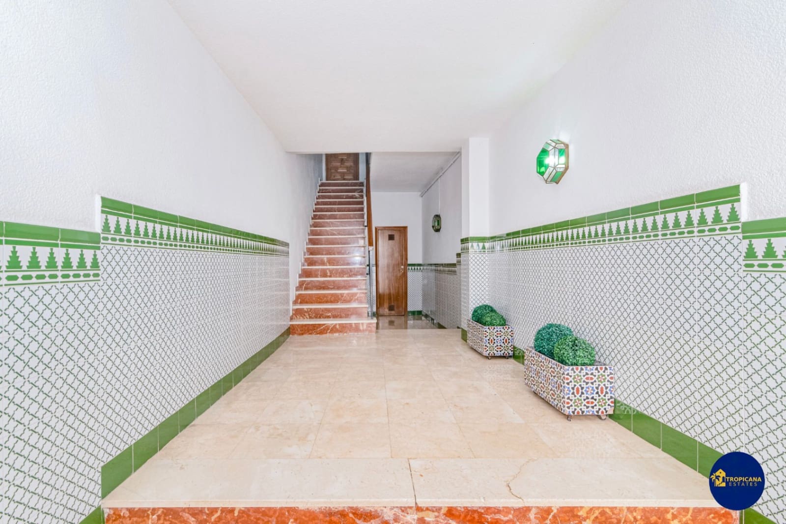 2 bedroom Apartment for sale in La Herradura - € 340,000 (Ref: 9627069)