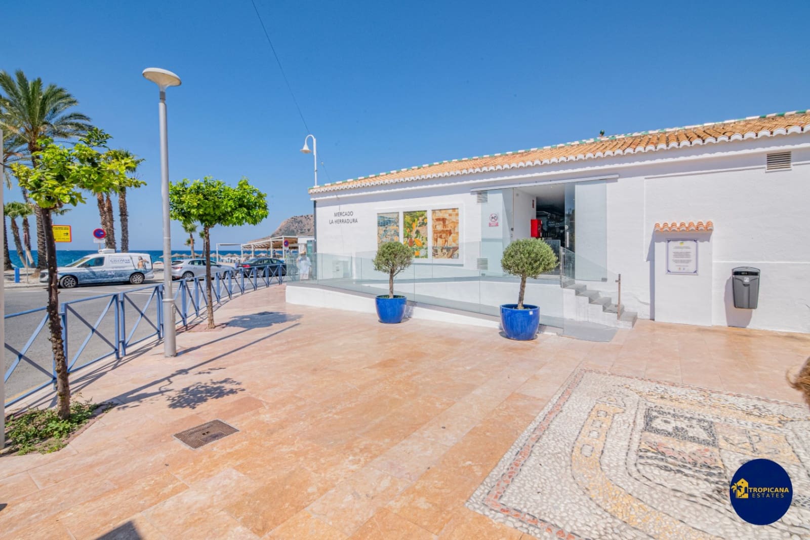 2 bedroom Apartment for sale in La Herradura - € 340,000 (Ref: 9627069)