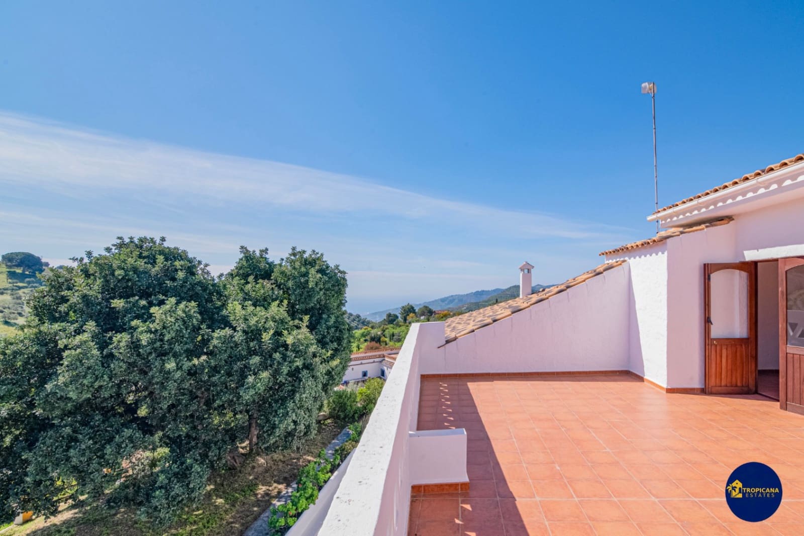 12 bedroom Finca/Country House for sale in Almunecar with pool garage - € 639,000 (Ref: 9731553)