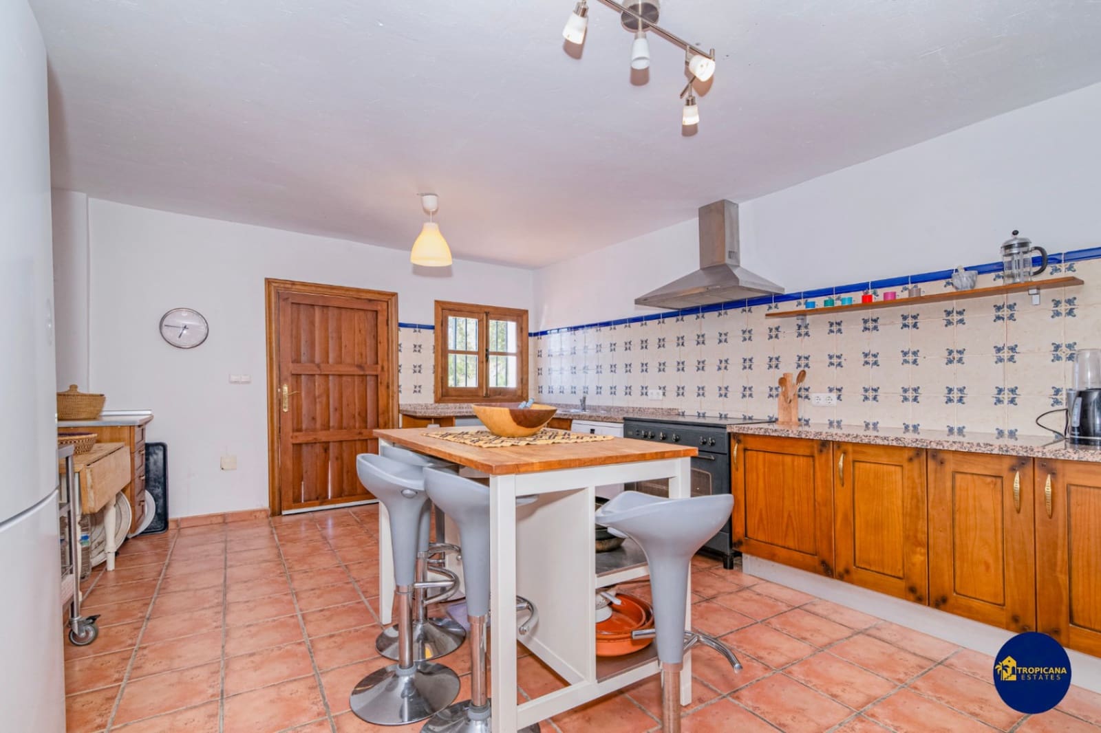 12 bedroom Finca/Country House for sale in Almunecar with pool garage - € 639,000 (Ref: 9731553)