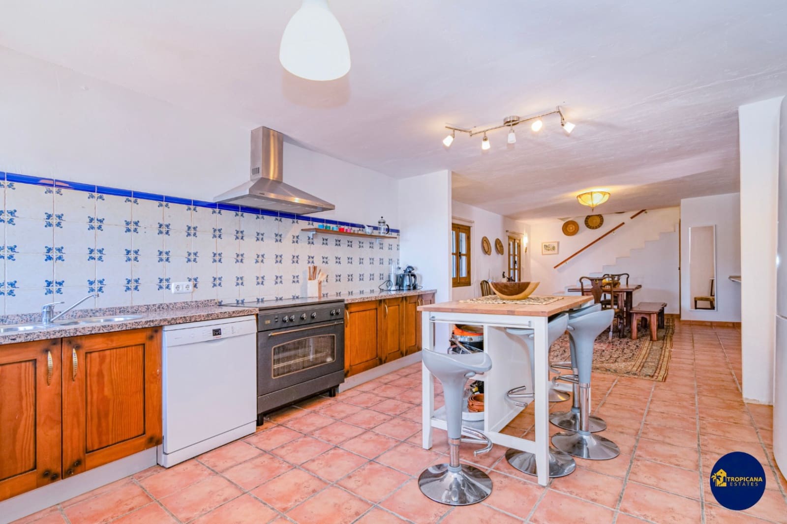 12 bedroom Finca/Country House for sale in Almunecar with pool garage - € 639,000 (Ref: 9731553)