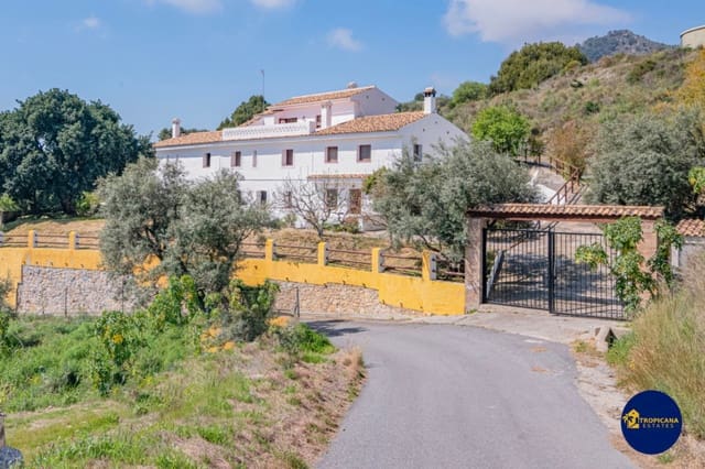 12 bedroom Finca/Country House for sale in Almuñécar with pool garage - € 639,000 (Ref: 9731553)