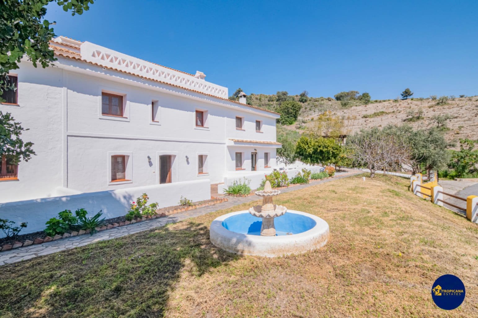 12 soveværelse Finca/Landehus til salg i Almunecar med swimmingpool garage - € 639.000 (Ref: 9731553)