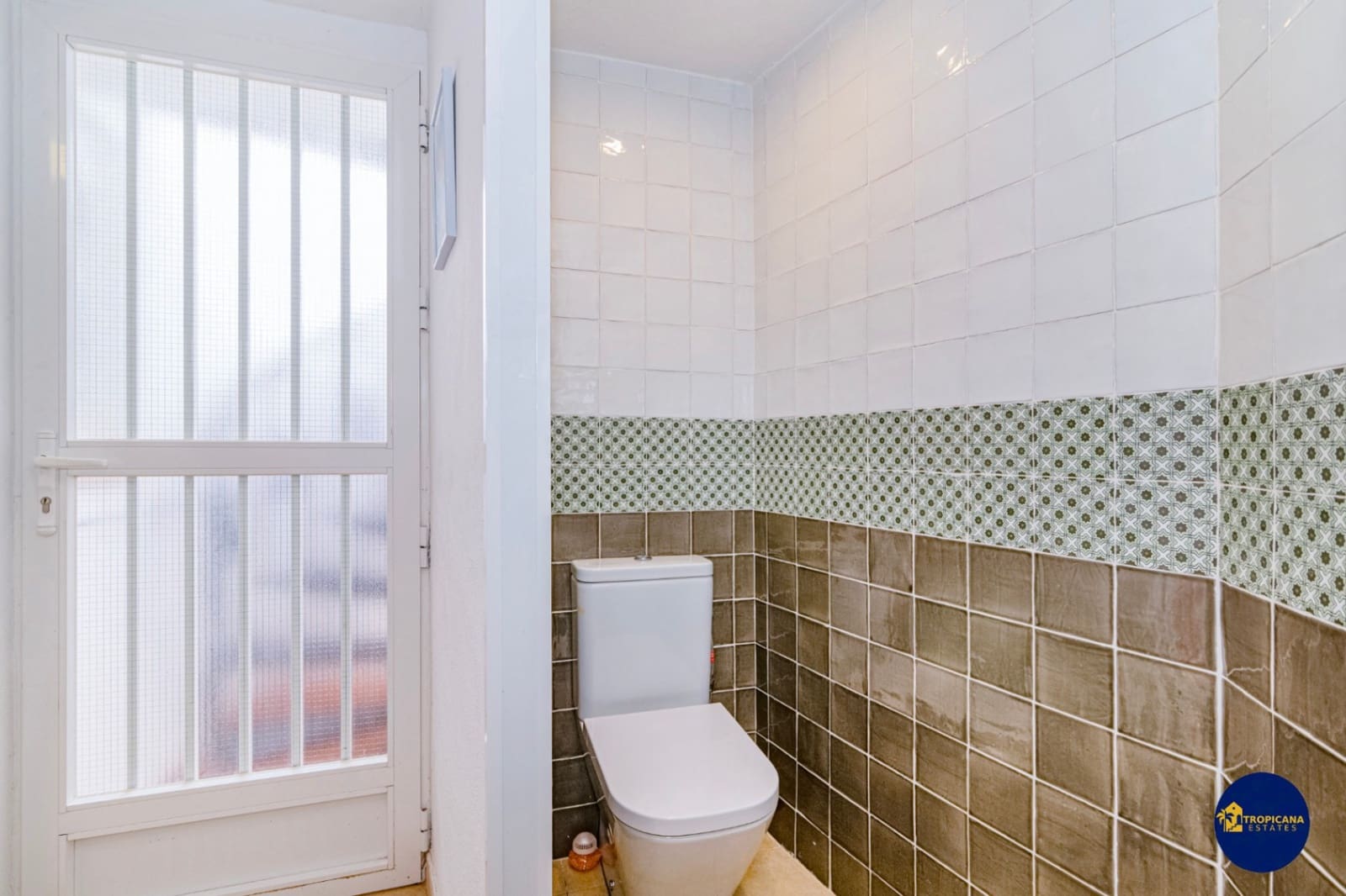 2 slaapkamer Rijtjeshuis te koop in Almunecar - € 214.500 (Ref: 9733582)