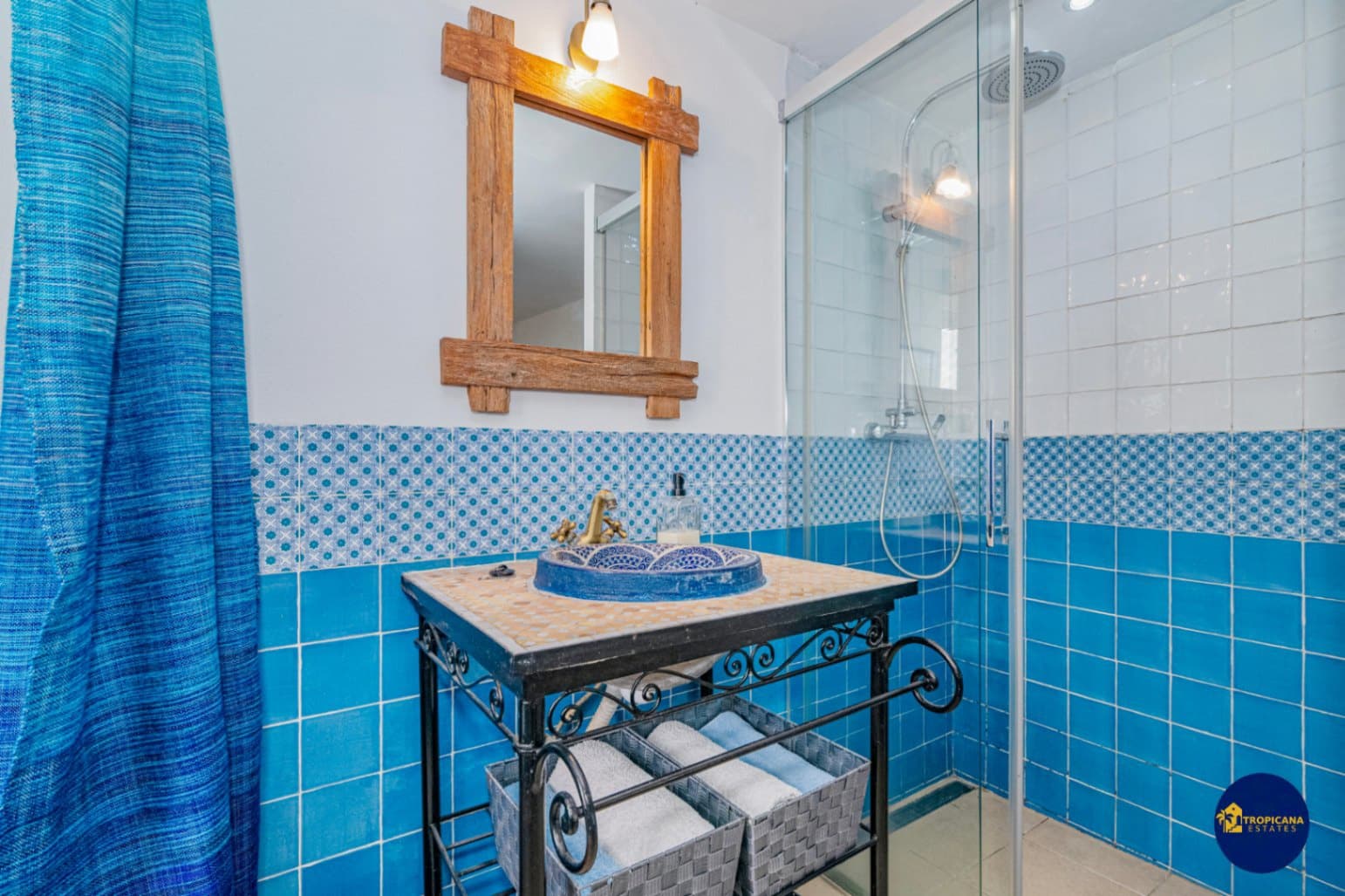 2 bedroom Terraced Villa for sale in Almunecar - € 214,500 (Ref: 9733582)