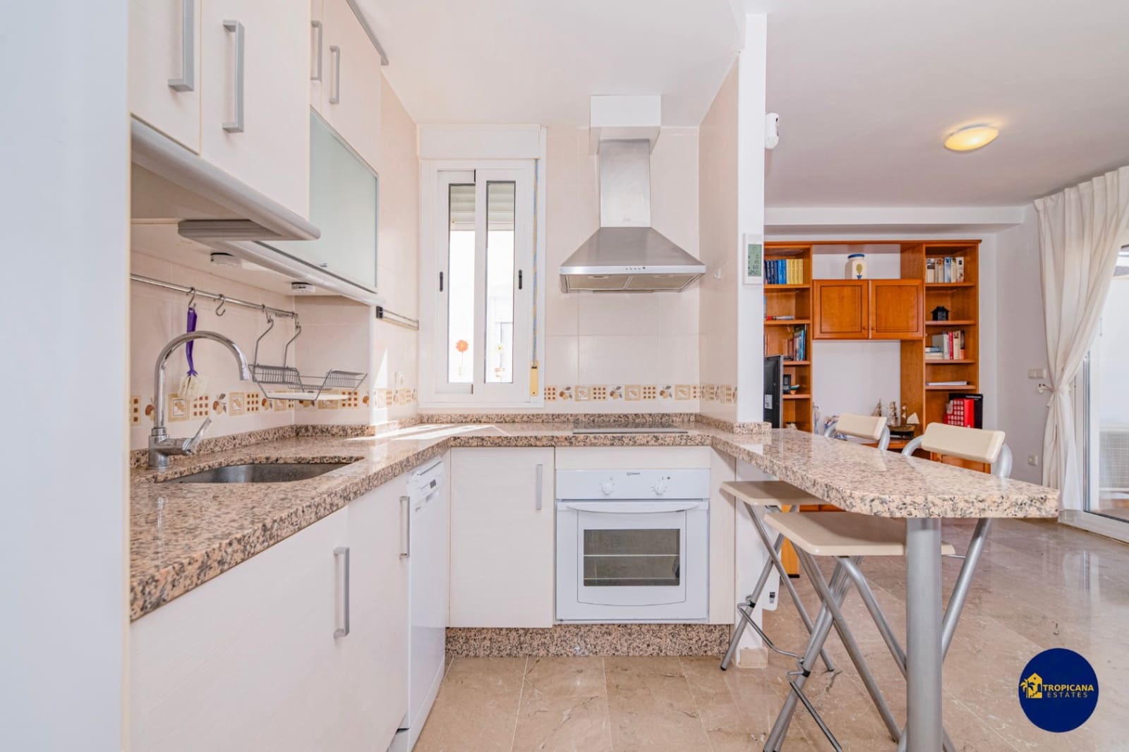 3 sypialnia Apartament na sprzedaż w Almunecar z basenem garażem - 279 000 € (Ref: 9758229)