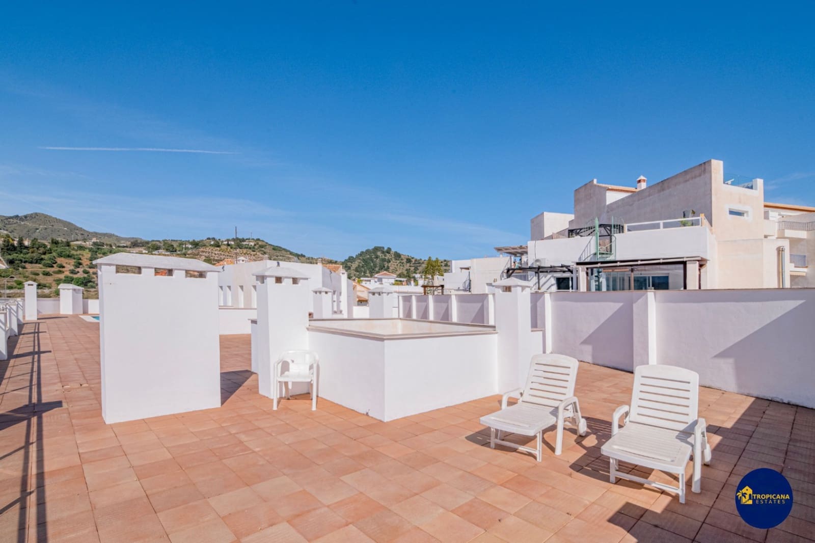 3 sypialnia Apartament na sprzedaż w Almunecar z basenem garażem - 279 000 € (Ref: 9758229)