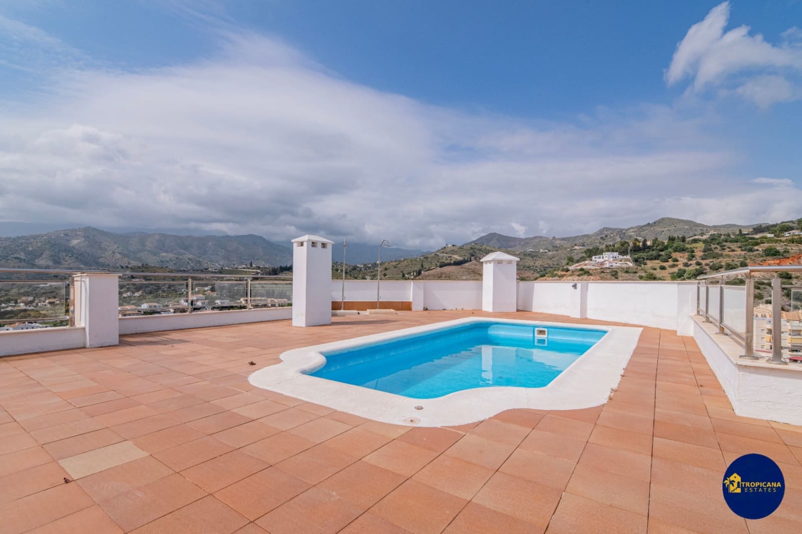 3 sypialnia Apartament na sprzedaż w Almunecar z basenem garażem - 279 000 € (Ref: 9758229)