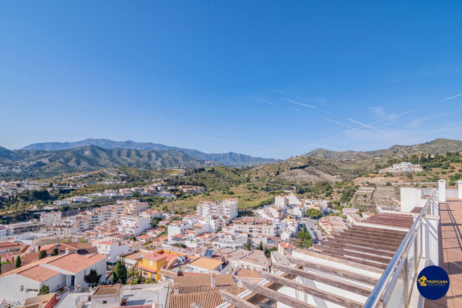 3 sypialnia Apartament na sprzedaż w Almunecar z basenem garażem - 279 000 € (Ref: 9758229)