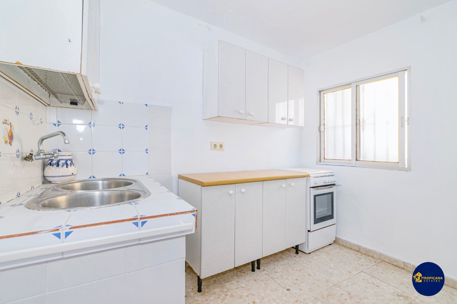 4 bedroom Terraced Villa for sale in Almunecar - € 239,000 (Ref: 9862442)