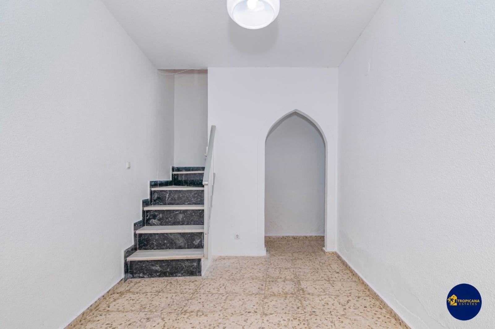 4 bedroom Terraced Villa for sale in Almunecar - € 239,000 (Ref: 9862442)