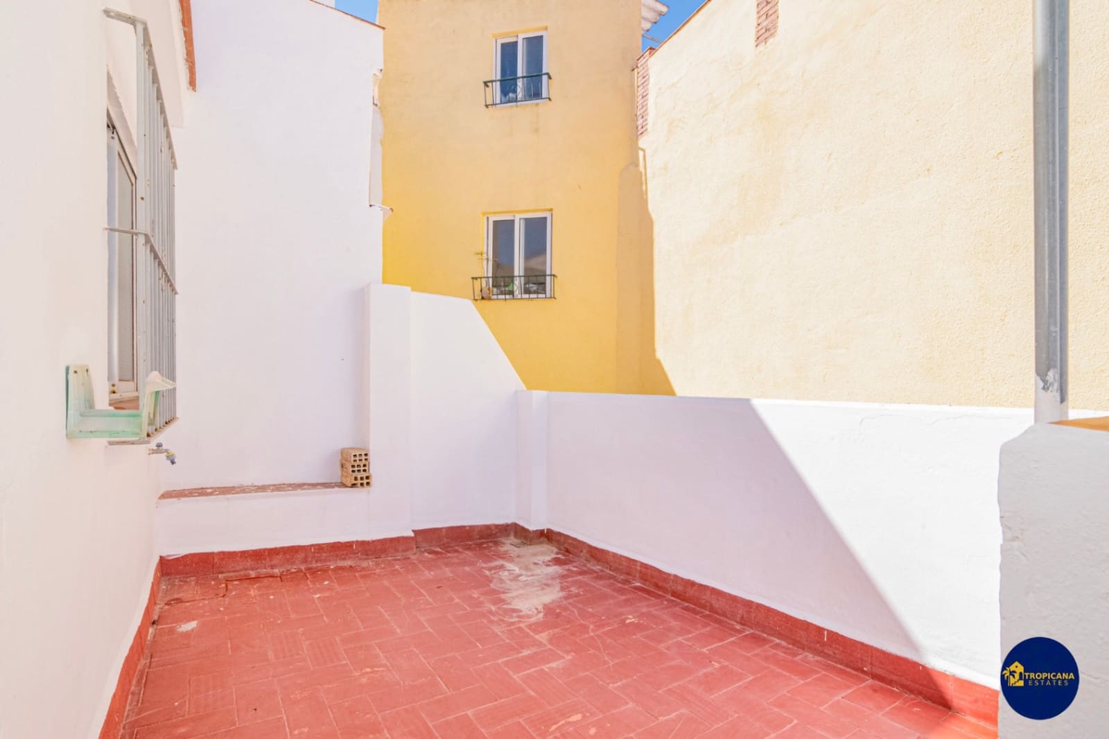 4 bedroom Terraced Villa for sale in Almunecar - € 239,000 (Ref: 9862442)
