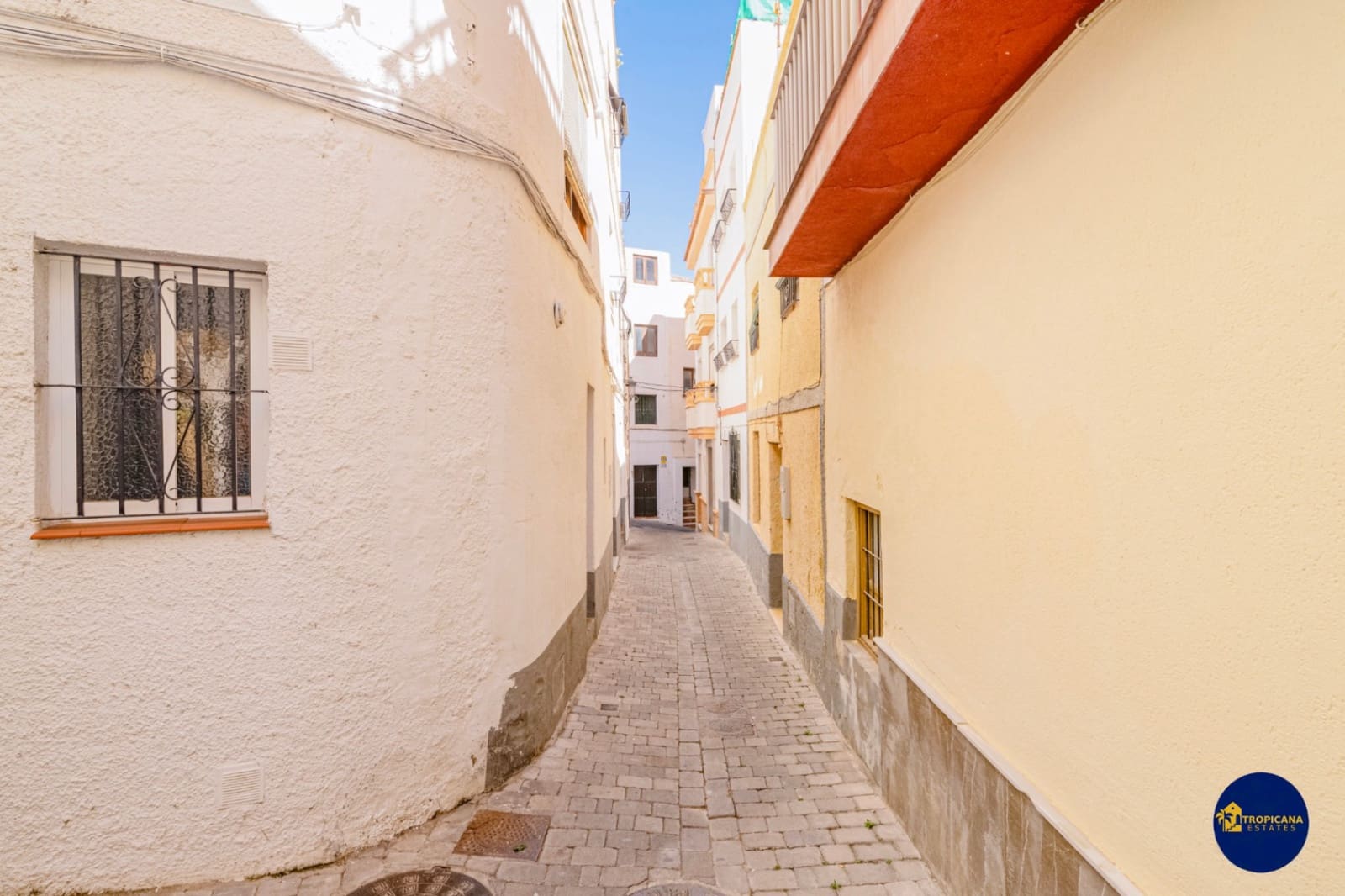 4 bedroom Terraced Villa for sale in Almunecar - € 239,000 (Ref: 9862442)
