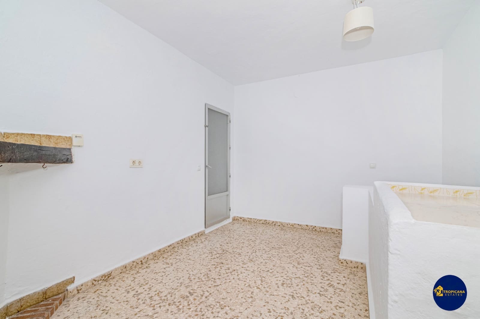 4 bedroom Terraced Villa for sale in Almunecar - € 239,000 (Ref: 9862442)