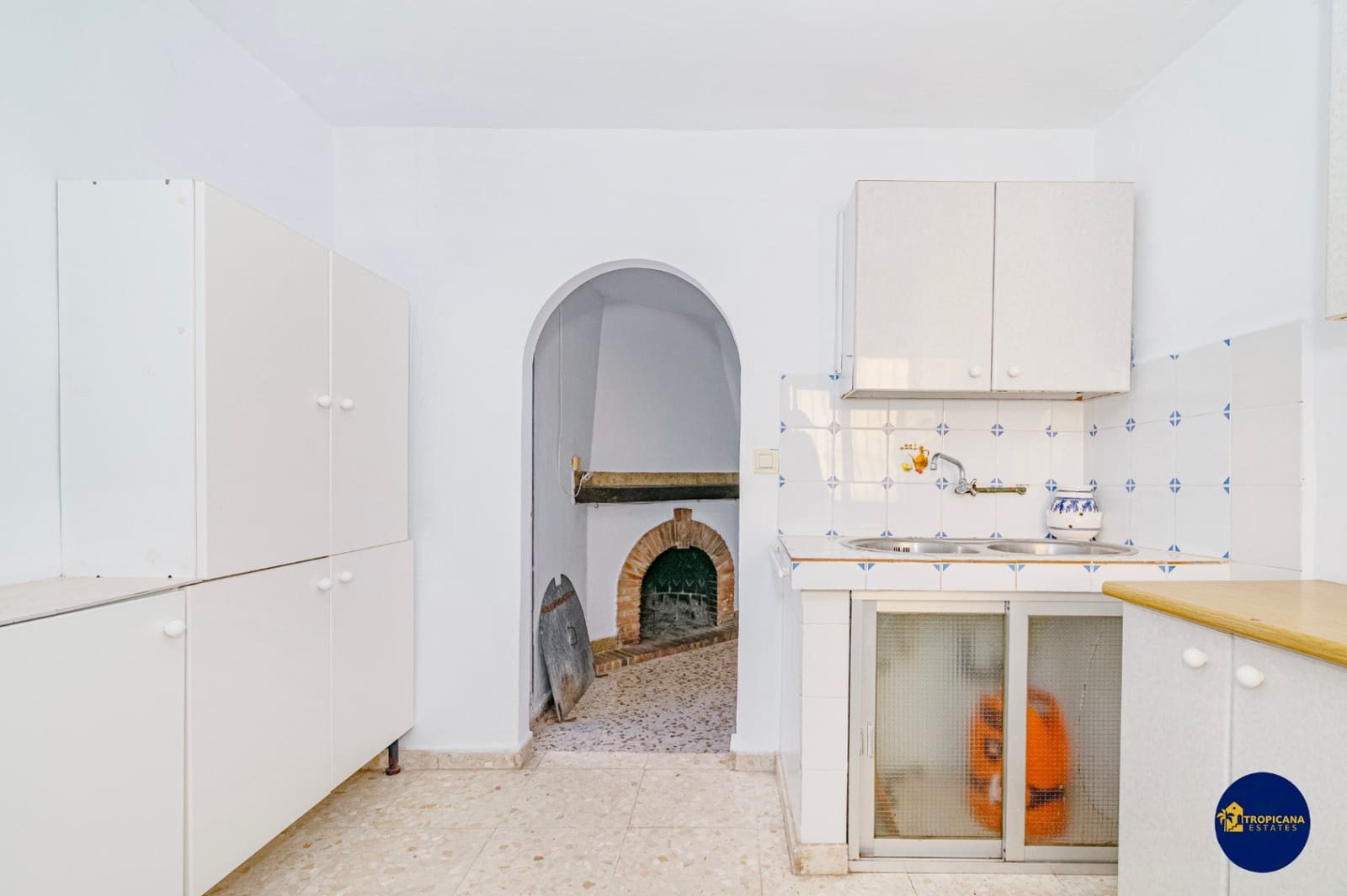 4 bedroom Terraced Villa for sale in Almunecar - € 239,000 (Ref: 9862442)