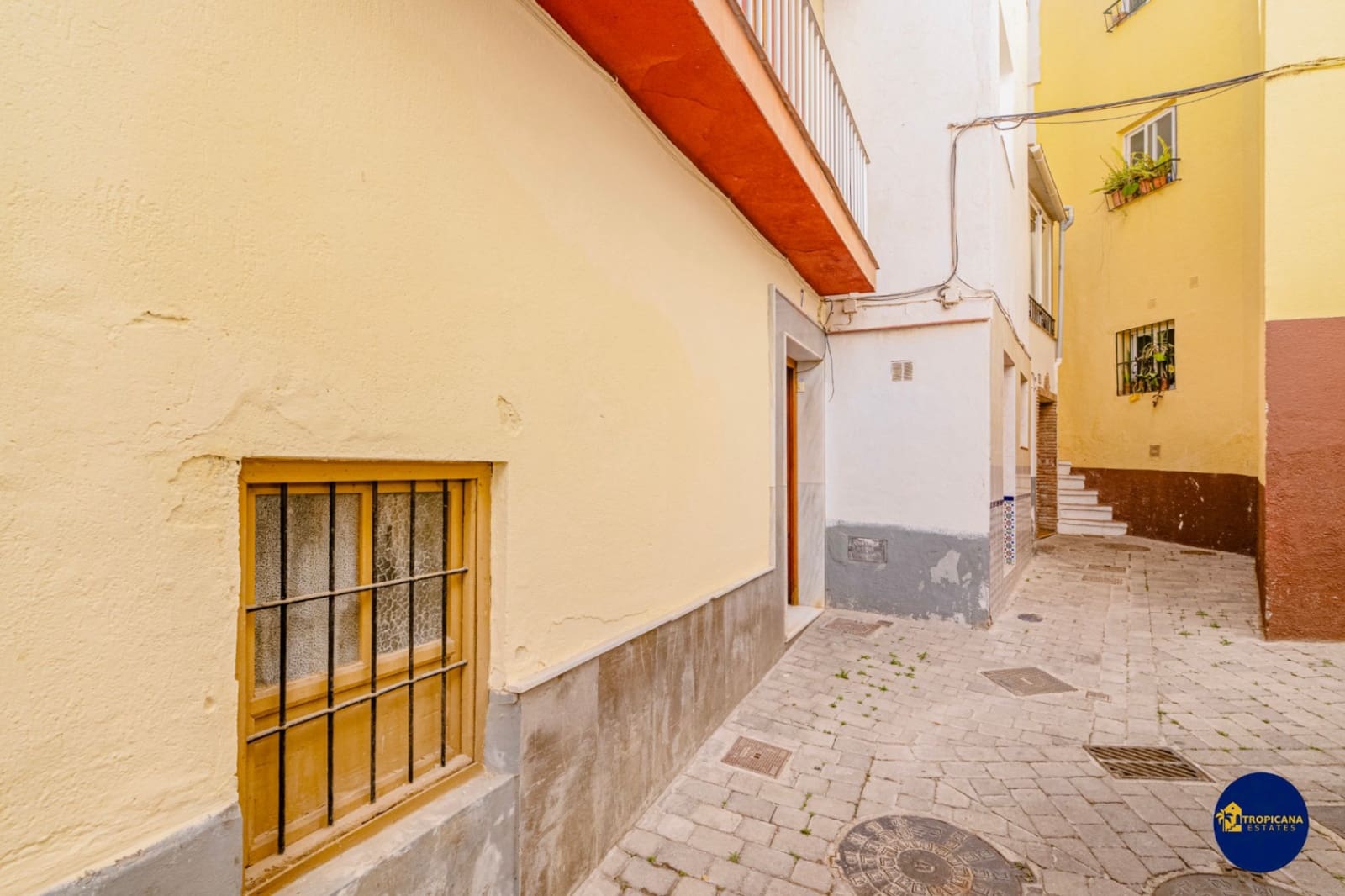 4 bedroom Terraced Villa for sale in Almunecar - € 239,000 (Ref: 9862442)