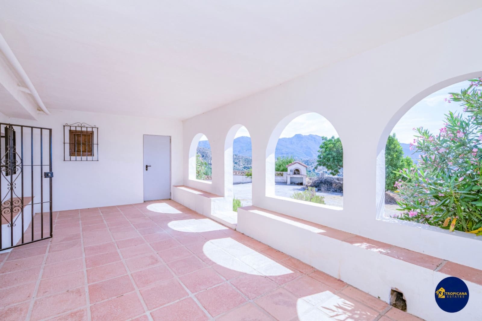 4 sovrum Finca/Hus på landet till salu i Almunecar med garage - 219 000 € (Ref: 9961765)
