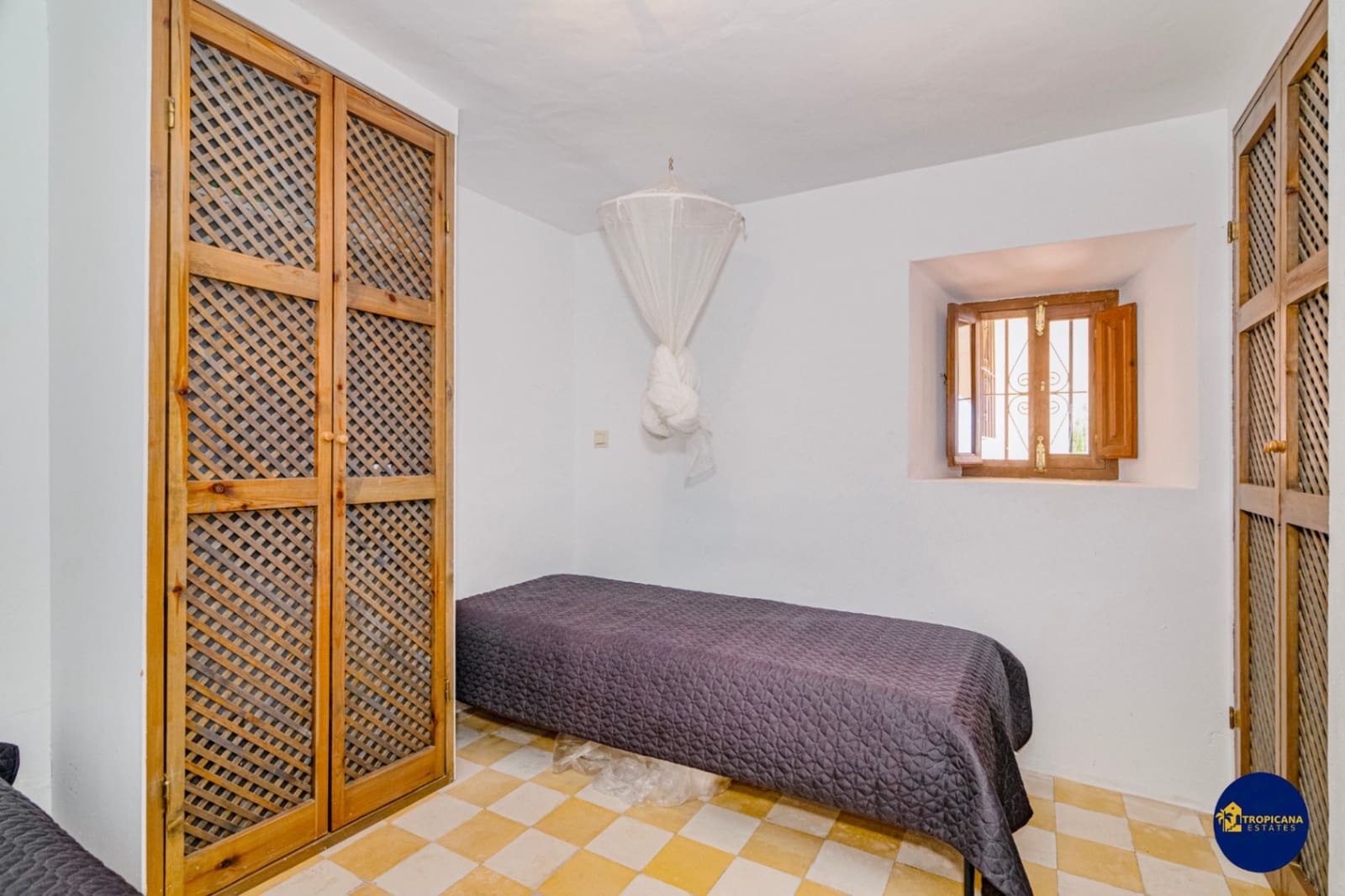 4 sovrum Finca/Hus på landet till salu i Almunecar med garage - 219 000 € (Ref: 9961765)