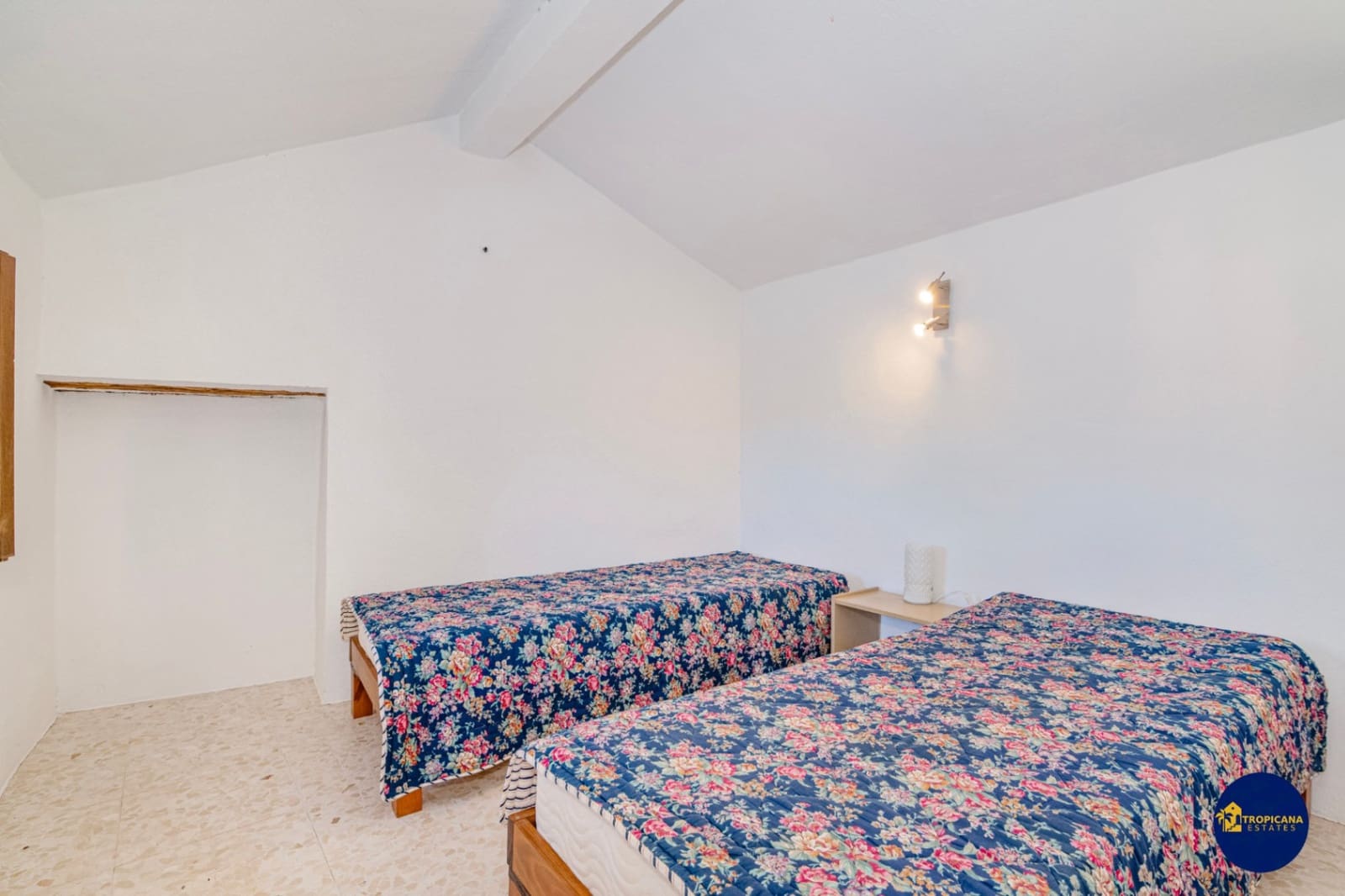 4 sovrum Finca/Hus på landet till salu i Almunecar med garage - 219 000 € (Ref: 9961765)