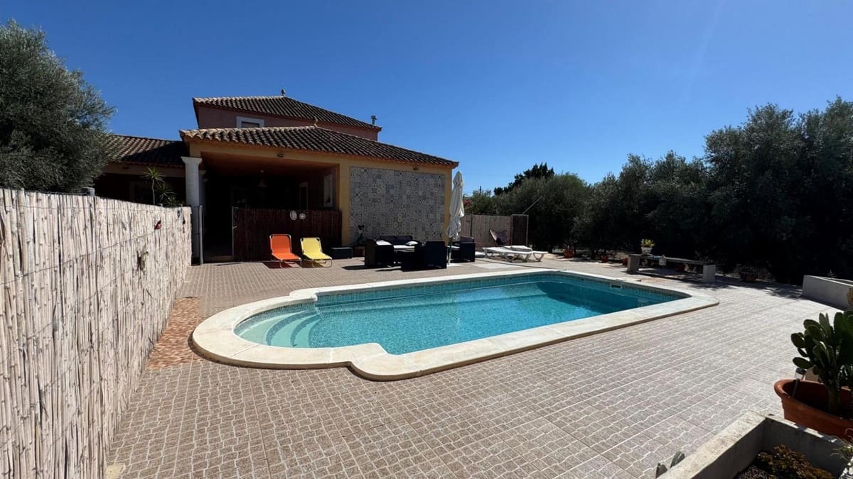 Finca/Casa Rural de 6 habitaciones en Albatera en venta con piscina - 280.000 € (Ref: 10015008)