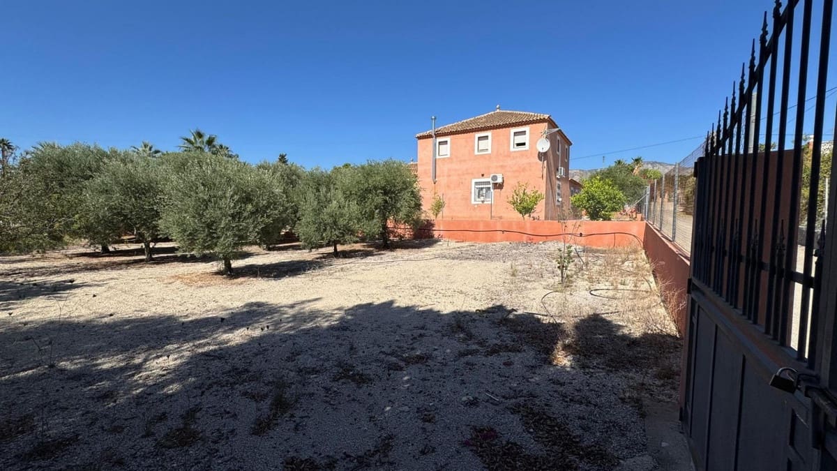 Finca/Casa Rural de 6 habitaciones en Albatera en venta con piscina - 280.000 € (Ref: 10015008)