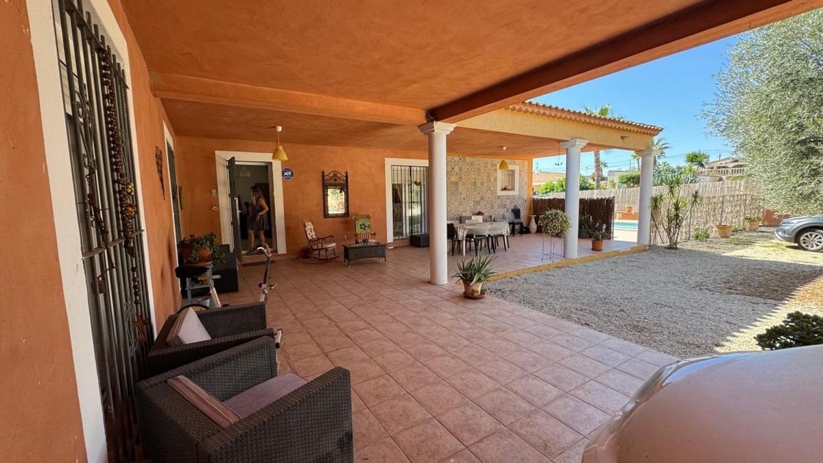 Finca/Casa Rural de 6 habitaciones en Albatera en venta con piscina - 280.000 € (Ref: 10015008)