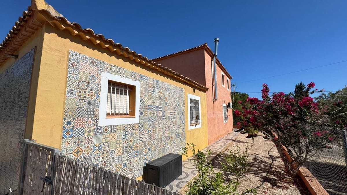 Finca/Casa Rural de 6 habitaciones en Albatera en venta con piscina - 280.000 € (Ref: 10015008)