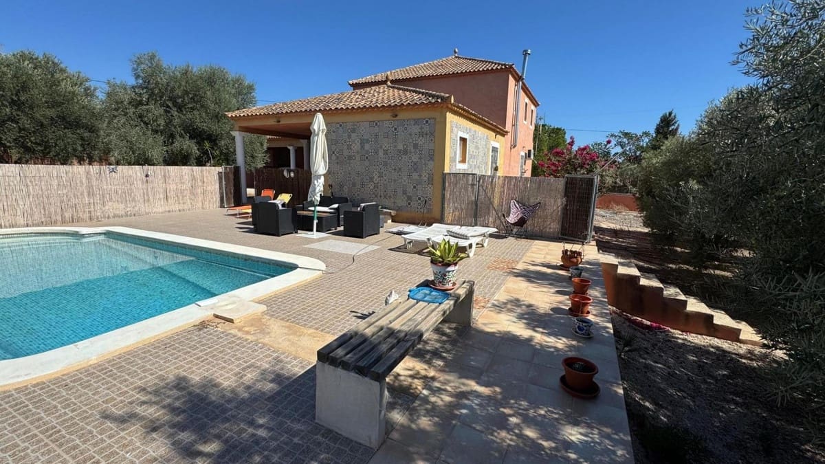 Finca/Casa Rural de 6 habitaciones en Albatera en venta con piscina - 280.000 € (Ref: 10015008)